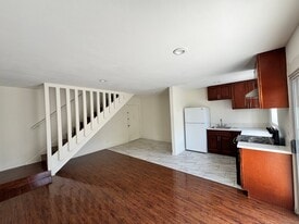 293 N Hill Ave in Pasadena, CA - Building Photo