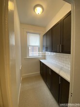 85 Winchester St, Unit 5 in Brookline, MA - Building Photo - Building Photo