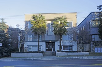 Magnolia Apartments in Vancouver, BC - Building Photo - Building Photo