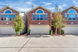 3627 Main Plaza Dr in Houston, TX - Building Photo