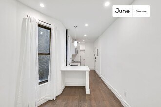 826 9th Ave, Unit 4FN in New York, NY - Foto de edificio - Building Photo