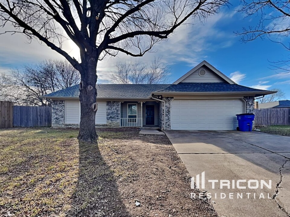 4 Redford Ct in Mansfield, TX - Building Photo