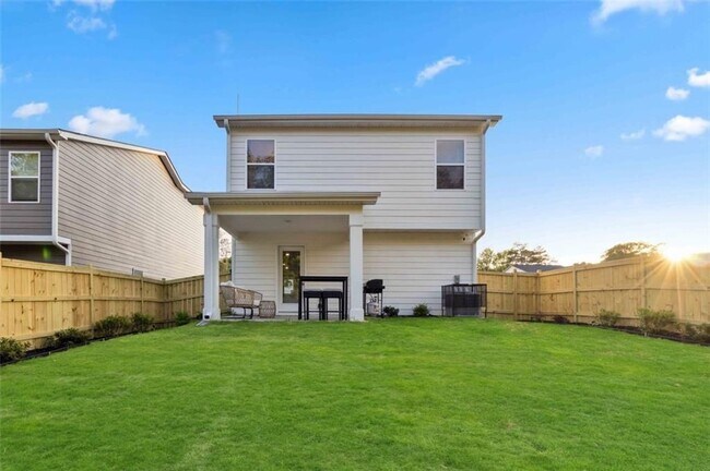 3314 Stonewall Ln in Atlanta, GA - Foto de edificio - Building Photo