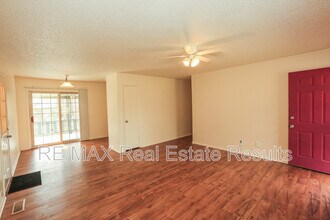 9 Finger Dr in Bella Vista, AR - Foto de edificio - Building Photo