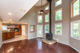 13900 Ponderosa Way in Pine Grove, CA - Building Photo - Interior Photo