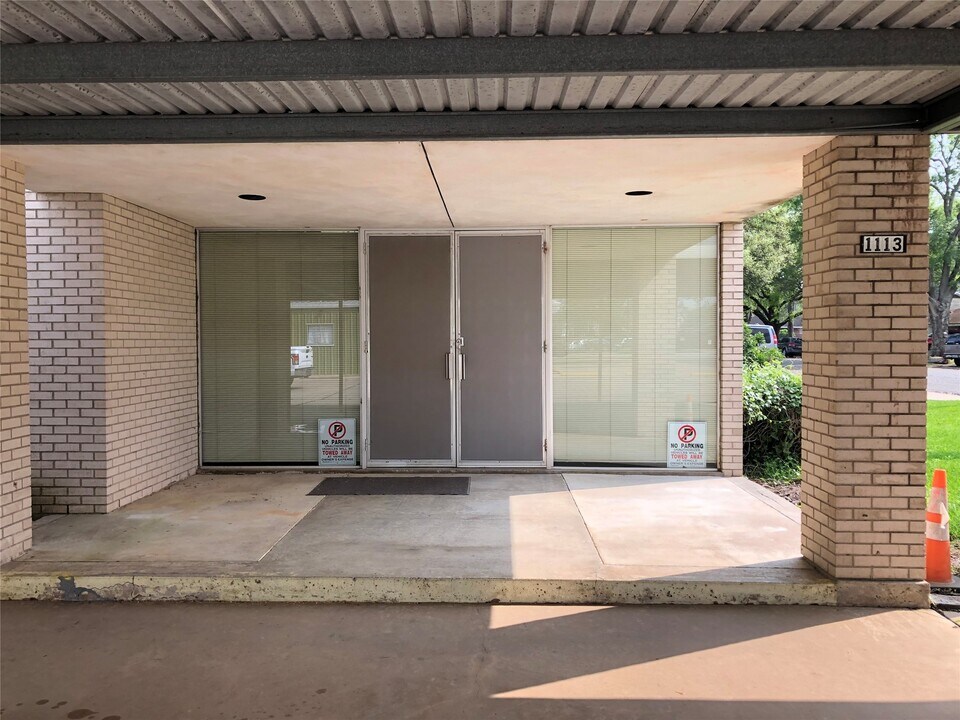 1113 Lawrence St in Rosenberg, TX - Building Photo