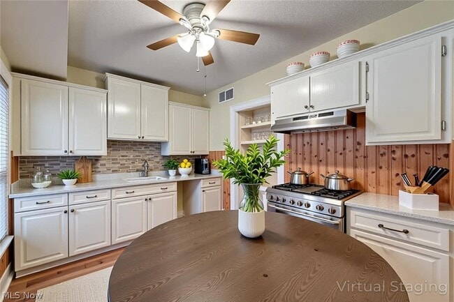 37948 Barnes Ct in Willoughby, OH - Building Photo - Building Photo