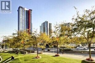 131 Regiment Square in Vancouver, BC - Building Photo