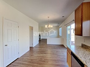 9656 Nucla St in Commerce City, CO - Foto de edificio - Building Photo