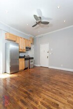 246 Mott St, Unit 24 in New York, NY - Building Photo - Building Photo