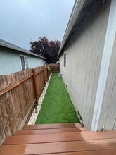 1043 NE Cordero Pl in Oak Harbor, WA - Building Photo - Building Photo