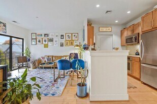 5201 Wisconsin Ave NW in Washington, DC - Building Photo