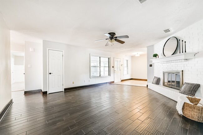 719 Bonanza Rd in Houston, TX - Building Photo - Building Photo