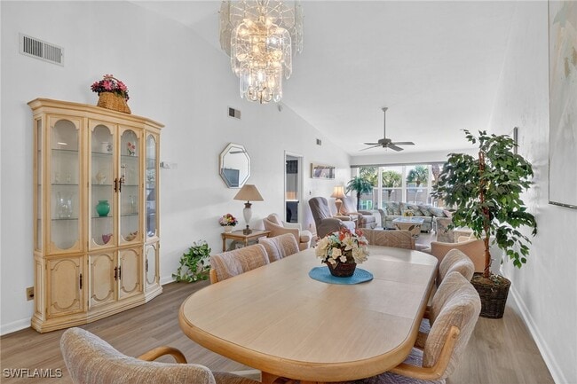 4210 Looking Glass Ln