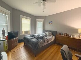28 Belknap St, Unit 2 in Somerville, MA - Building Photo