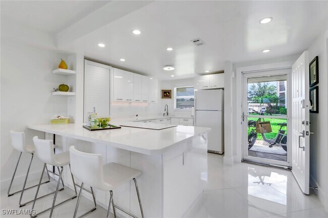 property at 9 High Point Cir N