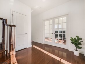 19 Beresford Ln in Livingston, NJ - Building Photo - Building Photo
