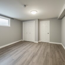 19 Reid Ave N in Hamilton, ON - Building Photo - Building Photo