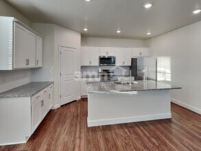 5966 Verdigris Dr in West Jordan, UT - Building Photo - Building Photo