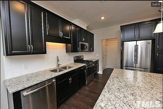 207 Acorn Hollow Pl in Durham, NC - Building Photo - Building Photo