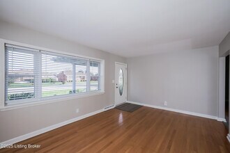 2410 Farnsley Rd in Louisville, KY - Building Photo - Building Photo