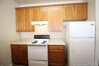 10719 Mathom Landing in Universal City, TX - Building Photo - Building Photo