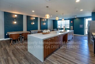 785 Baywood Dr in Petaluma, CA - Building Photo - Building Photo