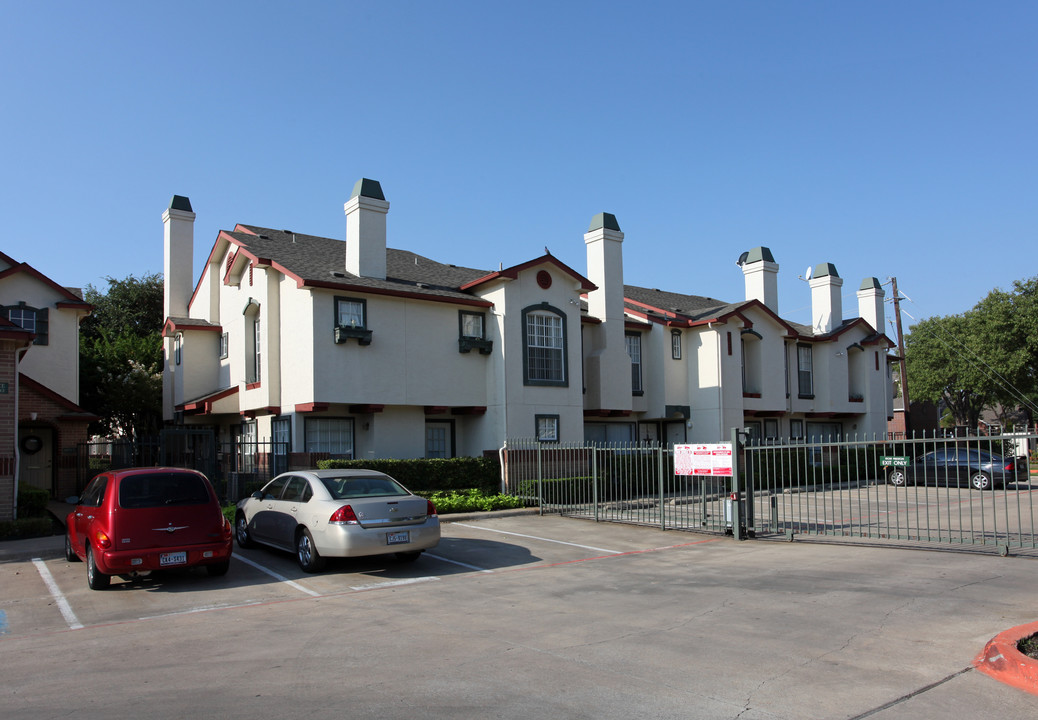 19019 Preston Townhomes in Dallas, TX - Building Photo