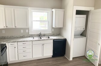 17 E 8th St in Greenville, SC - Building Photo - Building Photo