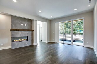 5727 SE 18th Ave in Portland, OR - Building Photo - Building Photo