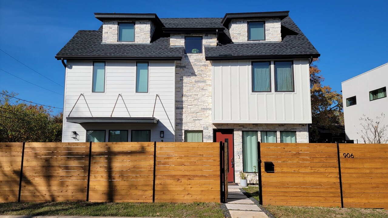 906 Mill St in Austin, TX - Building Photo