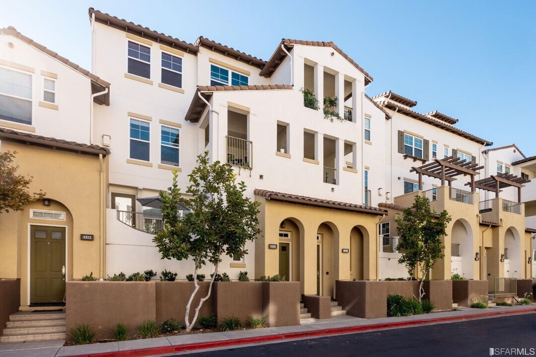 4308 Clarinbridge Cir in Dublin, CA - Building Photo
