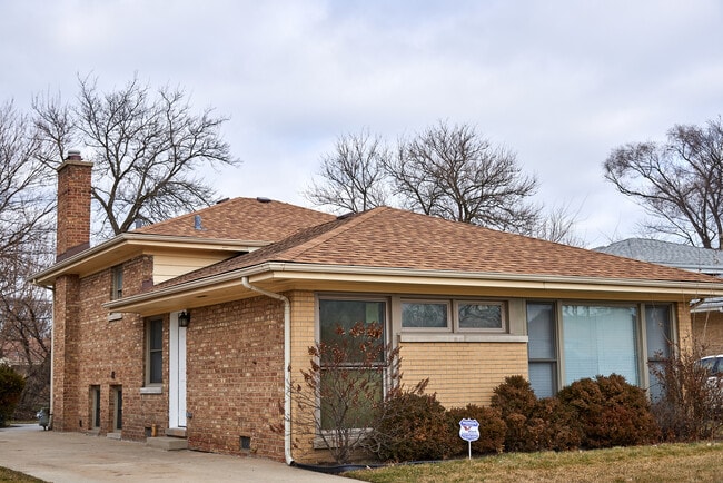property at 3830 W Touhy Ave
