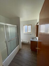 3033 NE 140th St in Seattle, WA - Foto de edificio - Building Photo