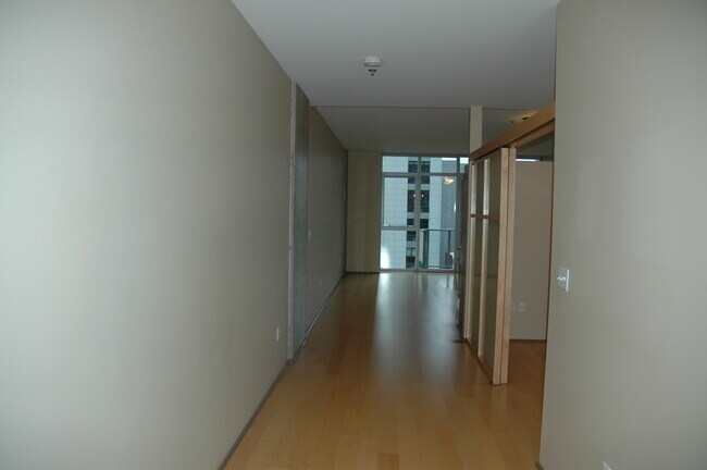 1221 SW 10th Ave, Unit 708 in Portland, OR - Foto de edificio - Building Photo