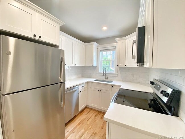 property at 32 Pulaski St