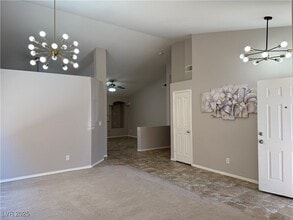 1044 Thornfield Ln in Las Vegas, NV - Building Photo - Building Photo