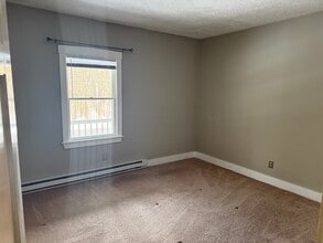 16 Harrington Rd, Unit 2 in Charlton, MA - Building Photo - Building Photo