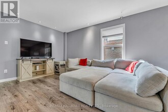 172 Martindale Crescent in Brampton, ON - Building Photo - Building Photo