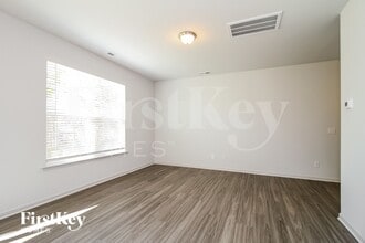 6410 Beaver Pond Ct, Unit 1 in Winston-Salem, NC - Foto de edificio - Building Photo