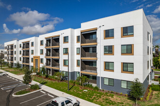 The Maxwell at Xentury City in Kissimmee, FL - Building Photo - Building Photo