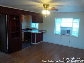 805 Eleanor Ave in San Antonio, TX - Building Photo - Building Photo