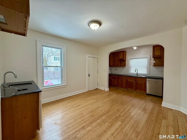 74 High St in Ansonia, CT - Building Photo - Building Photo