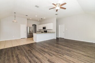 910 Bowie Dr in Lavon, TX - Building Photo - Building Photo