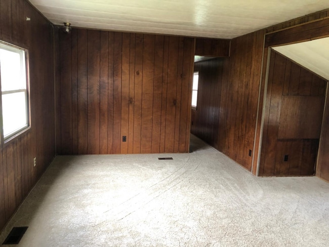 1145 Hendersonville Rd in Stoneboro, PA - Foto de edificio - Building Photo