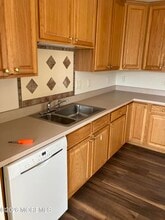 335 St Andrews Pl in Englishtown, NJ - Building Photo - Building Photo