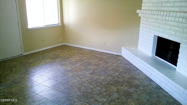 3022 E Glen Dr in El Paso, TX - Building Photo - Building Photo