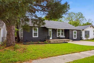 2712 Frazier Ave in Fort Worth, TX - Building Photo - Building Photo