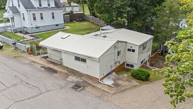 136 Locust St in Mckees Rocks, PA - Building Photo - Building Photo