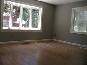 5 George St in Auburn, MA - Building Photo - Building Photo